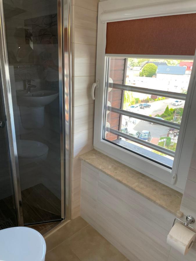 Posejdon Pokoje Goscinne Władysławowo エクステリア 写真